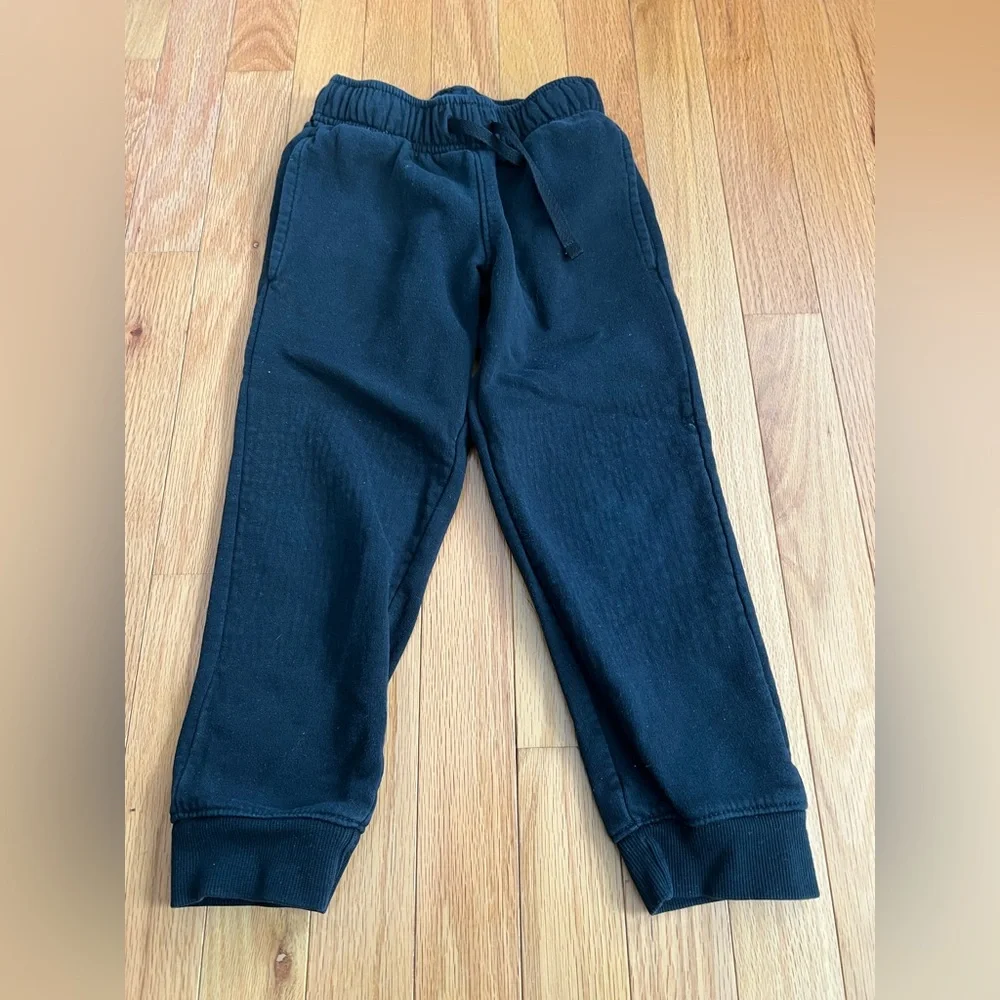 Cat & Jack Jogger Sweatpants 6 Pairs - Black, Gray, and Camouflage XS (4/5) - Picture 5 of 7